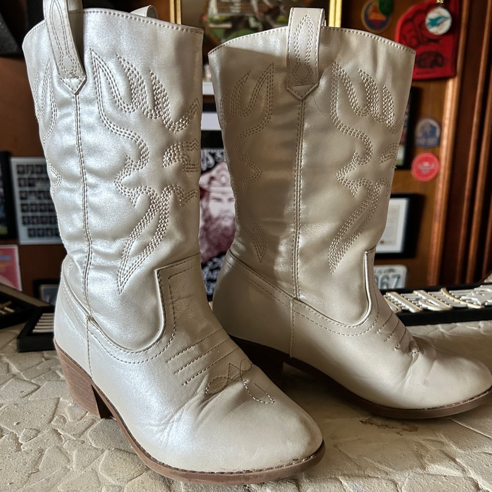 Girls Off-White Color Cowgirl Cowboy Boots Size 1
